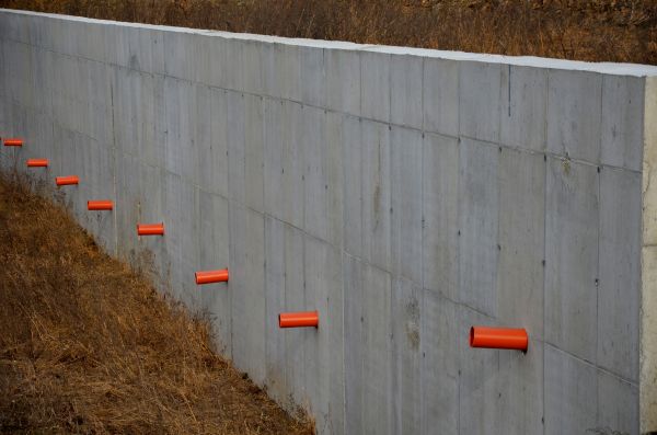 Cost of Retaining Wall Drainage in Strongsville